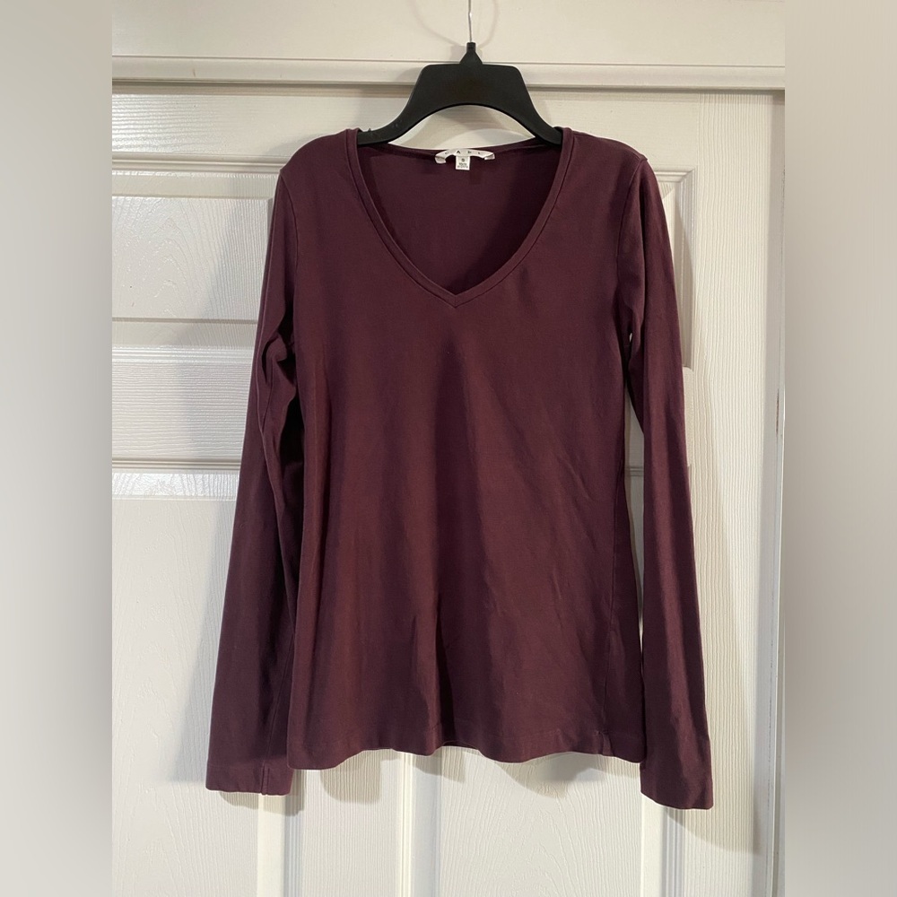 Cabi Women's V-Neck Long‎ Sleeve Top - Purple Size Small